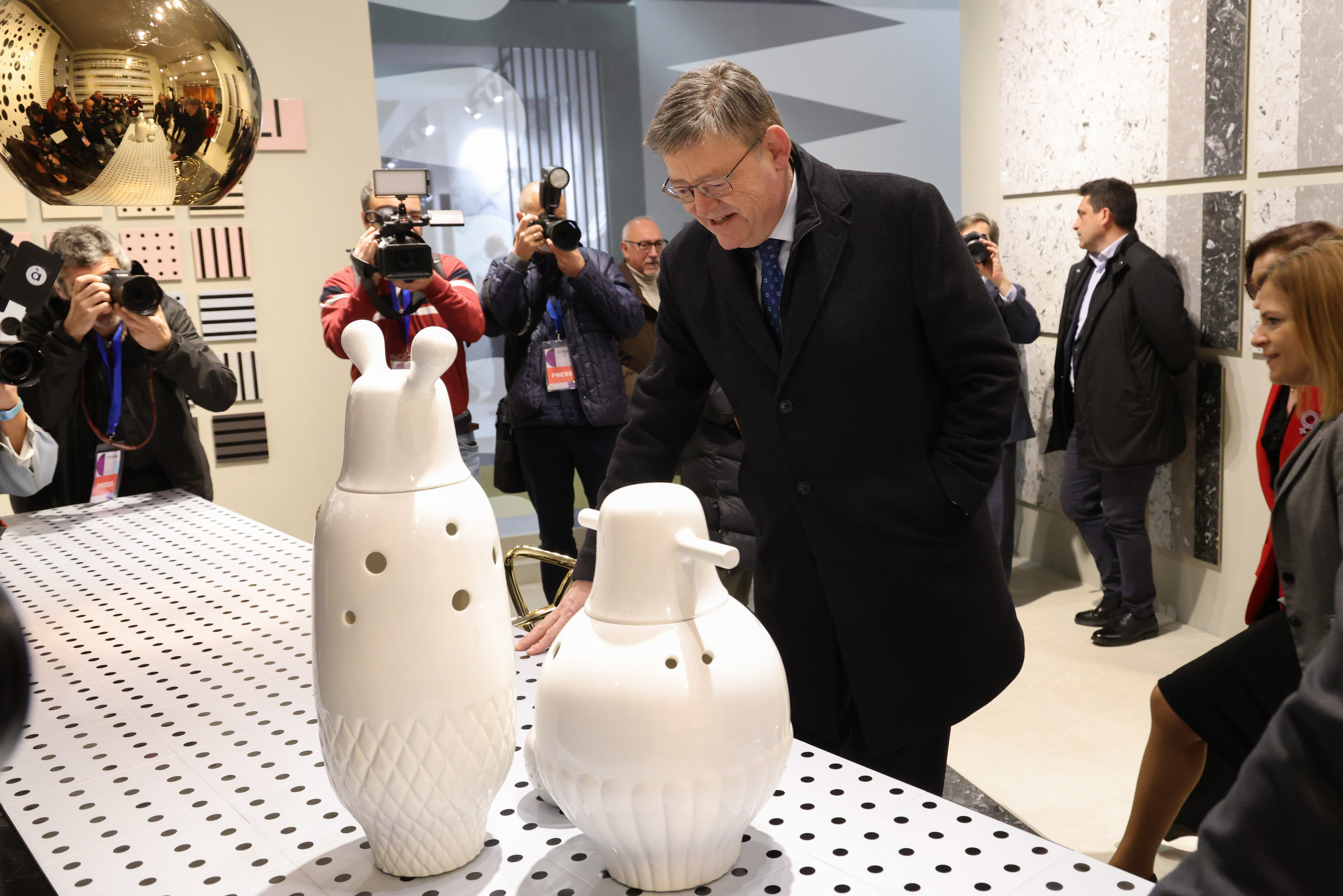 Puig propone al sector cerámico duplicar la cuantía destina a préstamos bonificados hasta los 100 millones Puig propone al sector cerámico duplicar la cuantía destina a préstamos bonificados hasta los 100 millones