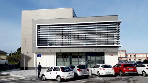 La Juez de Luarca ve indicio de riesgo de fuga. Decreta prisión y sin fianza.