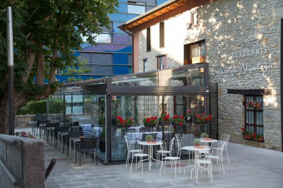 El debate de los veladores cubiertos en Vitoria El debate de los veladores cubiertos en Vitoria