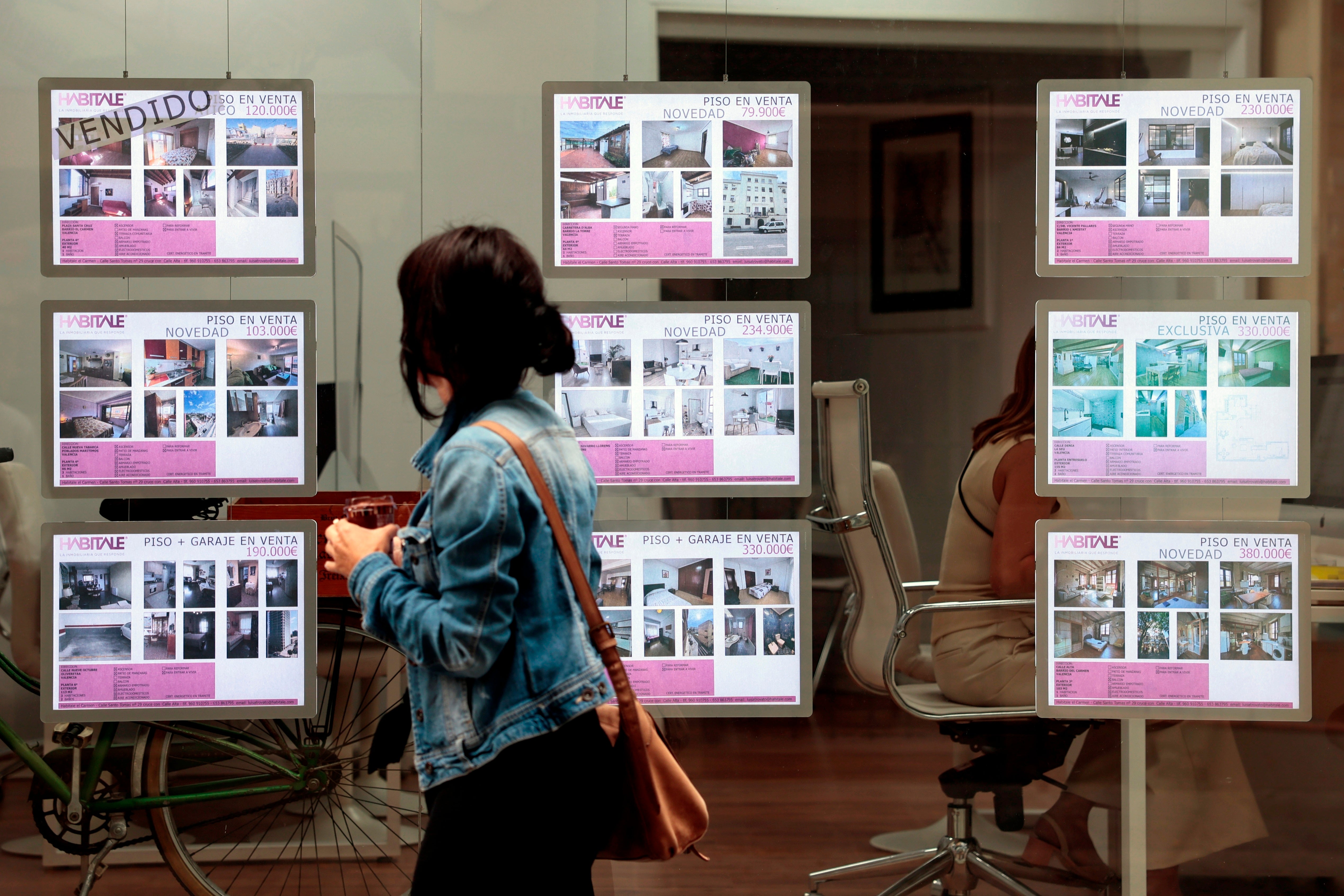 El euríbor sigue disparado: sube al 3,5% en febrero y encarece las hipotecas en 600 euros al mes El euríbor sigue disparado: sube al 3,5% en febrero y encarece las hipotecas en 600 euros al mes