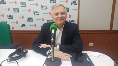 Paco Cañizares en los estudios de Onda Cero Ciudad Real