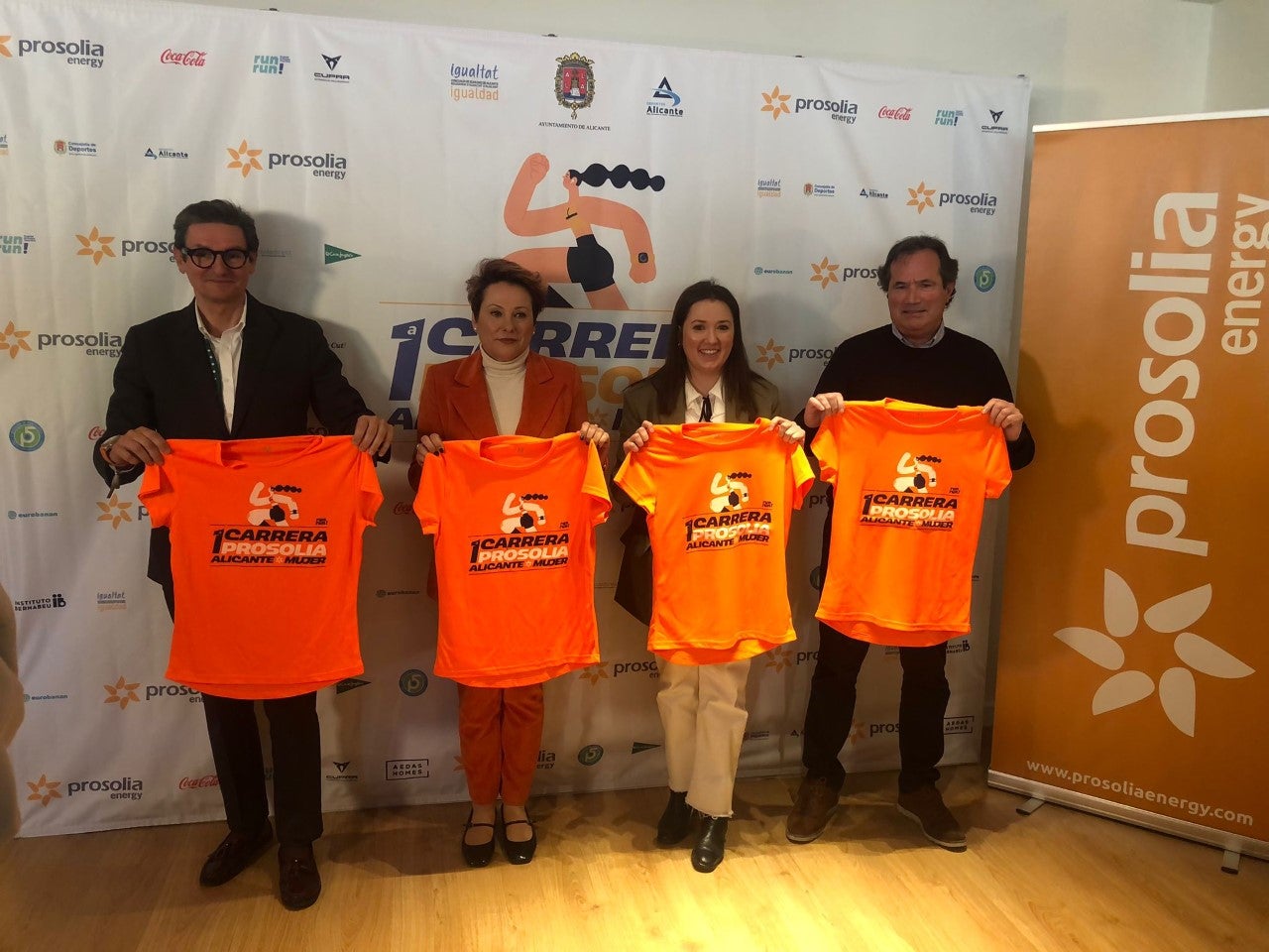 Alicante celebra el día de la mujer con la primera "Carrera Solidaria Prosolia" Alicante celebra el día de la mujer con la primera "Carrera Solidaria Prosolia"