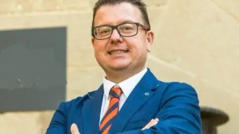 Carlos Medrano Carlos Medrano