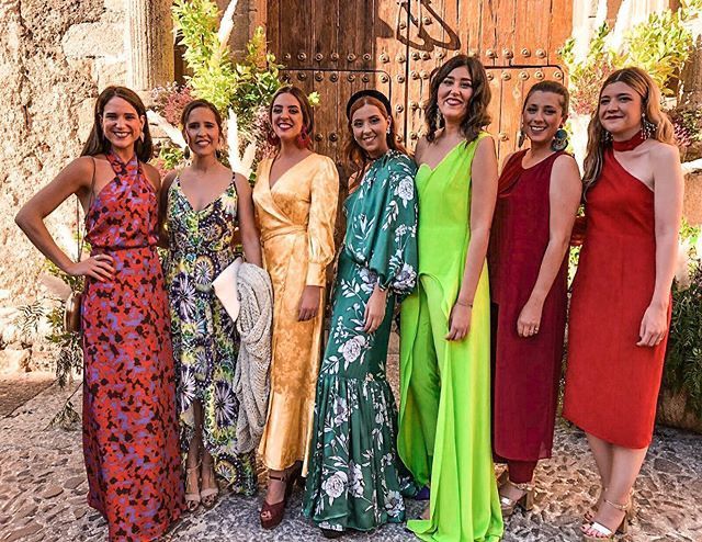 Les detallamos las tendencias en los looks de invitada Les detallamos las tendencias en los looks de invitada