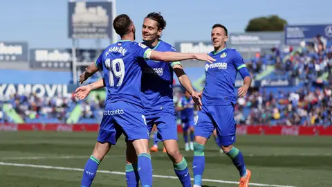 Borja Mayoral y Enes Ünal celebran uno de sus goles en el Getafe - Girona Borja Mayoral y Enes Ünal celebran uno de sus goles en el Getafe - Girona