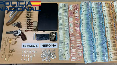La Policía Nacional detiene a cuatro personas por supuesto trafico de drogas y pertenencia a grupo criminal en Villanueva de la Serena La Policía Nacional detiene a cuatro personas por supuesto trafico de drogas y pertenencia a grupo criminal en Villanueva de la Serena