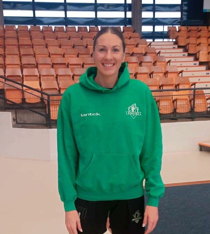 Natalie van den Adel: "Sueño con jugar los playoffs con Araski" Natalie van den Adel: "Sueño con jugar los playoffs con Araski"