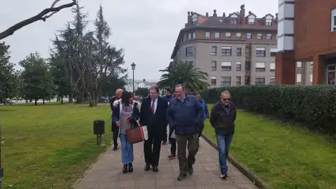 Alfredo Canteli visitó Colloto para revisar las obras ejecutadas Alfredo Canteli visitó Colloto para revisar las obras ejecutadas