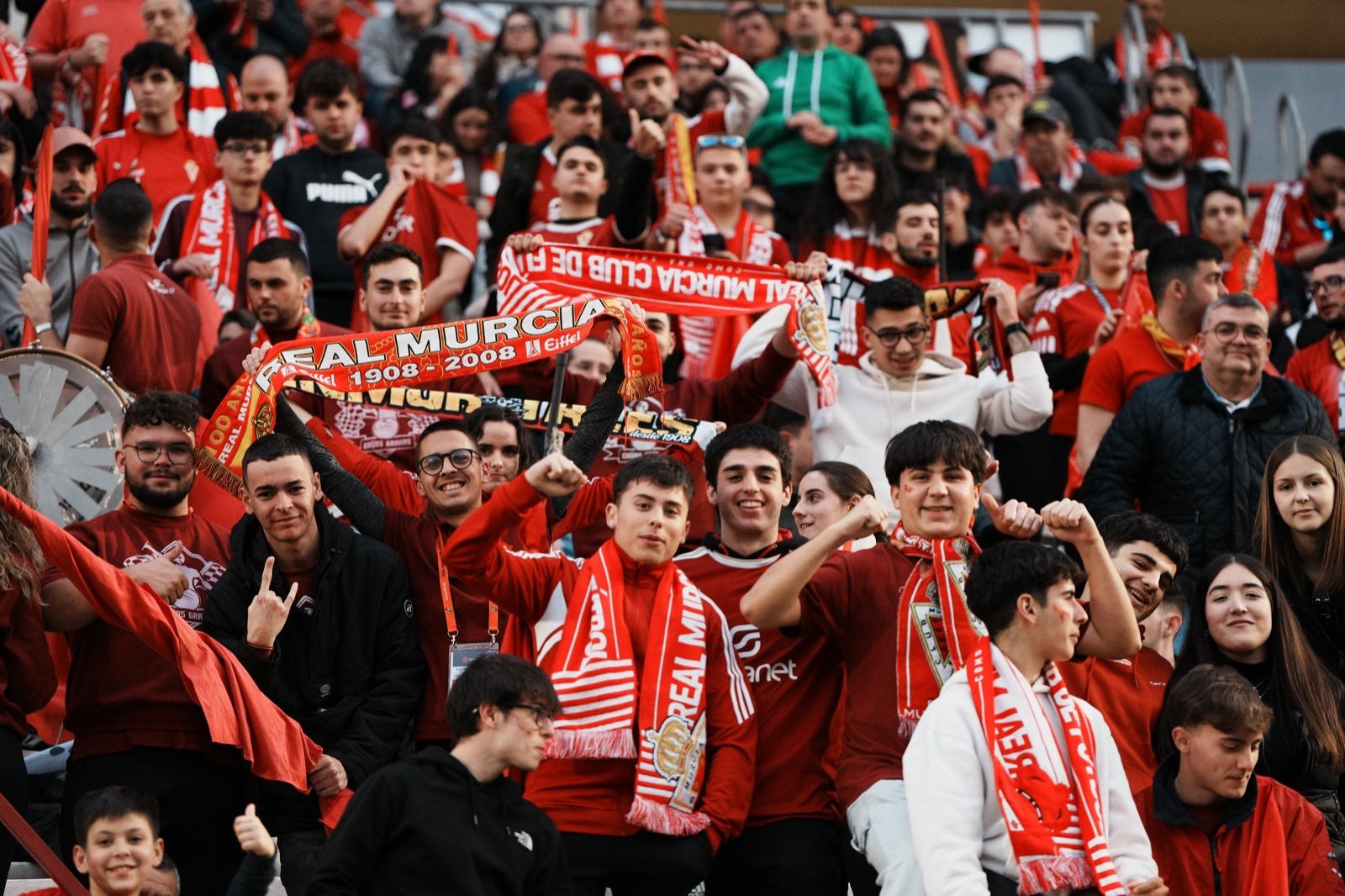 El Real Murcia cambia de temporada con ilusión por el futuro El Real Murcia cambia de temporada con ilusión por el futuro