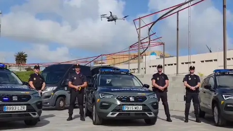 Agentes del GOIA en la presentación de sus nuevos vehículos Agentes del GOIA en la presentación de sus nuevos vehículos
