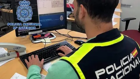 Dos detenidos en Écija por llevar a una joven a la casa de uno de ellos para "vejarla y agredirla sexualmente" Dos detenidos en Écija por llevar a una joven a la casa de uno de ellos para "vejarla y agredirla sexualmente"
