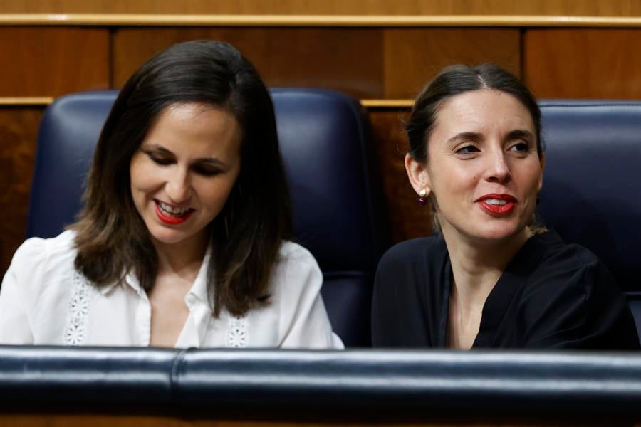 La imagen de la descomposición: Montero y Belarra solas en el Congreso sin un solo ministro socialista La imagen de la descomposición: Montero y Belarra solas en el Congreso sin un solo ministro socialista