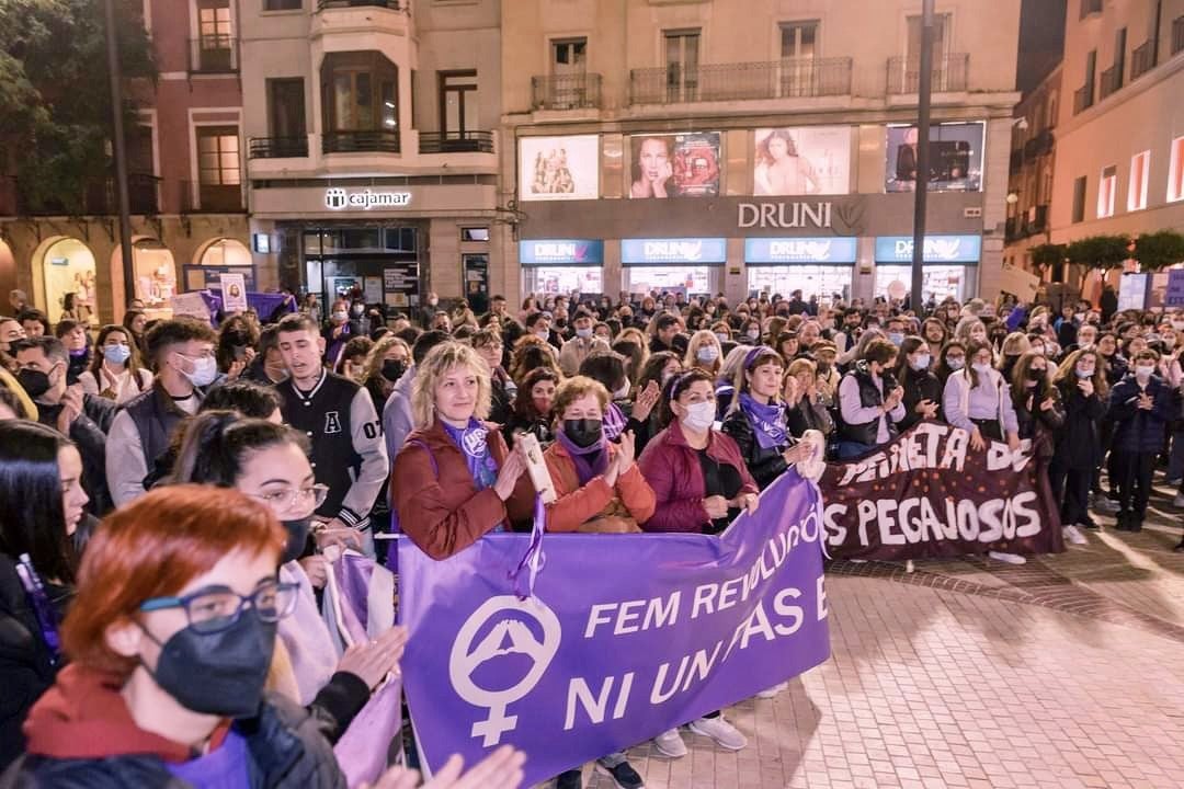 La coordinadora Feminista d'Elx saldrá a la calle el 8-M bajo el lema 'Democracia sin feminismo es igual a barbarie' La coordinadora Feminista d'Elx saldrá a la calle el 8-M bajo el lema 'Democracia sin feminismo es igual a barbarie'