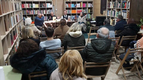 Una de las citas literarias en la biblioteca