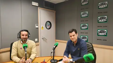 Ricardo Cabezas y Alejandro Vélez, antes del inicio de la tertulia Ricardo Cabezas y Alejandro Vélez, antes del inicio de la tertulia