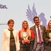 Las dos mujeres premiadas por la Diputación de Ciudad Real Las dos mujeres premiadas por la Diputación de Ciudad Real