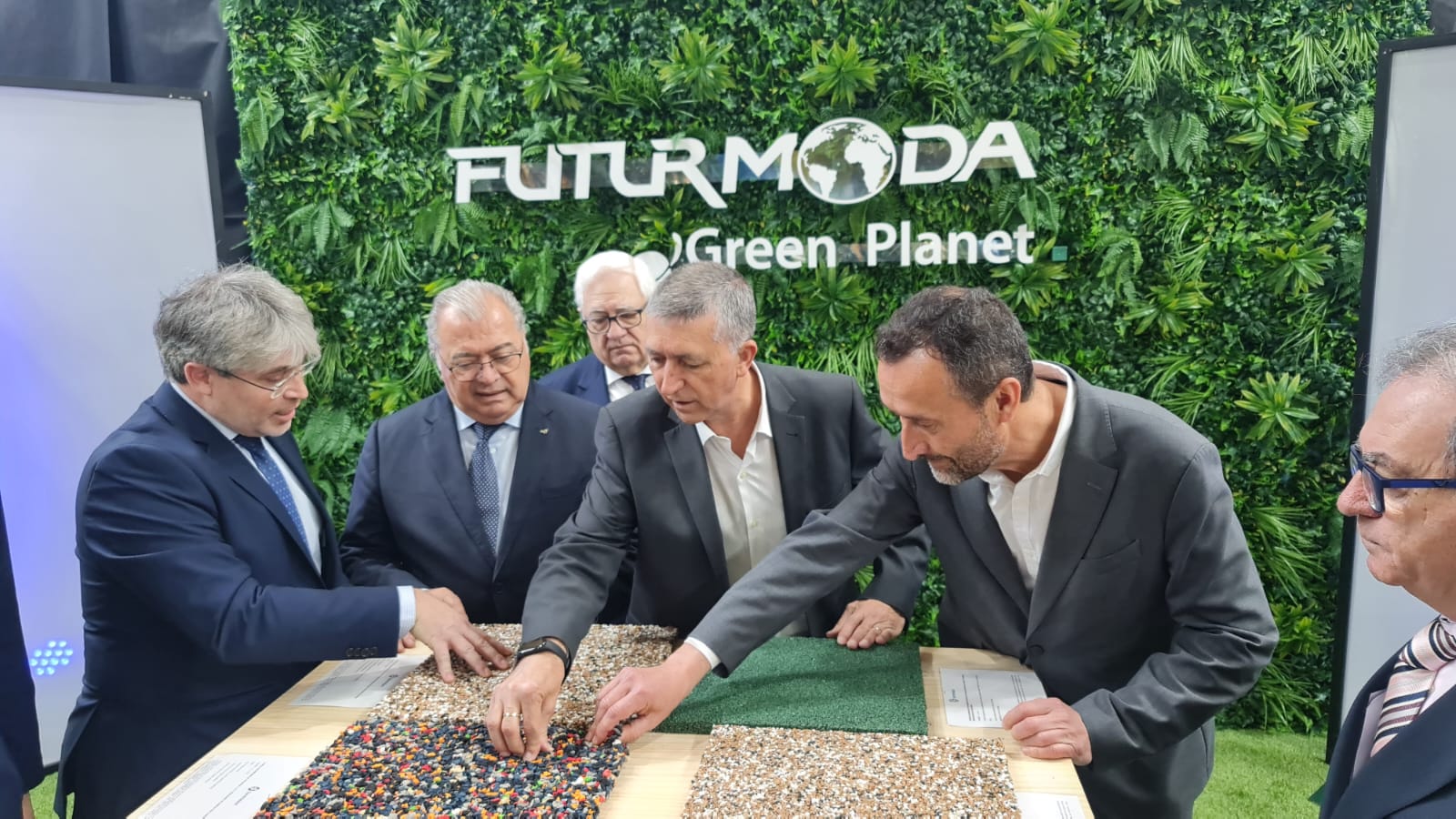 Futurmoda arranca con más de un centenar de empresas de componentes para el calzado de las comarcas del Vinalopó Futurmoda arranca con más de un centenar de empresas de componentes para el calzado de las comarcas del Vinalopó