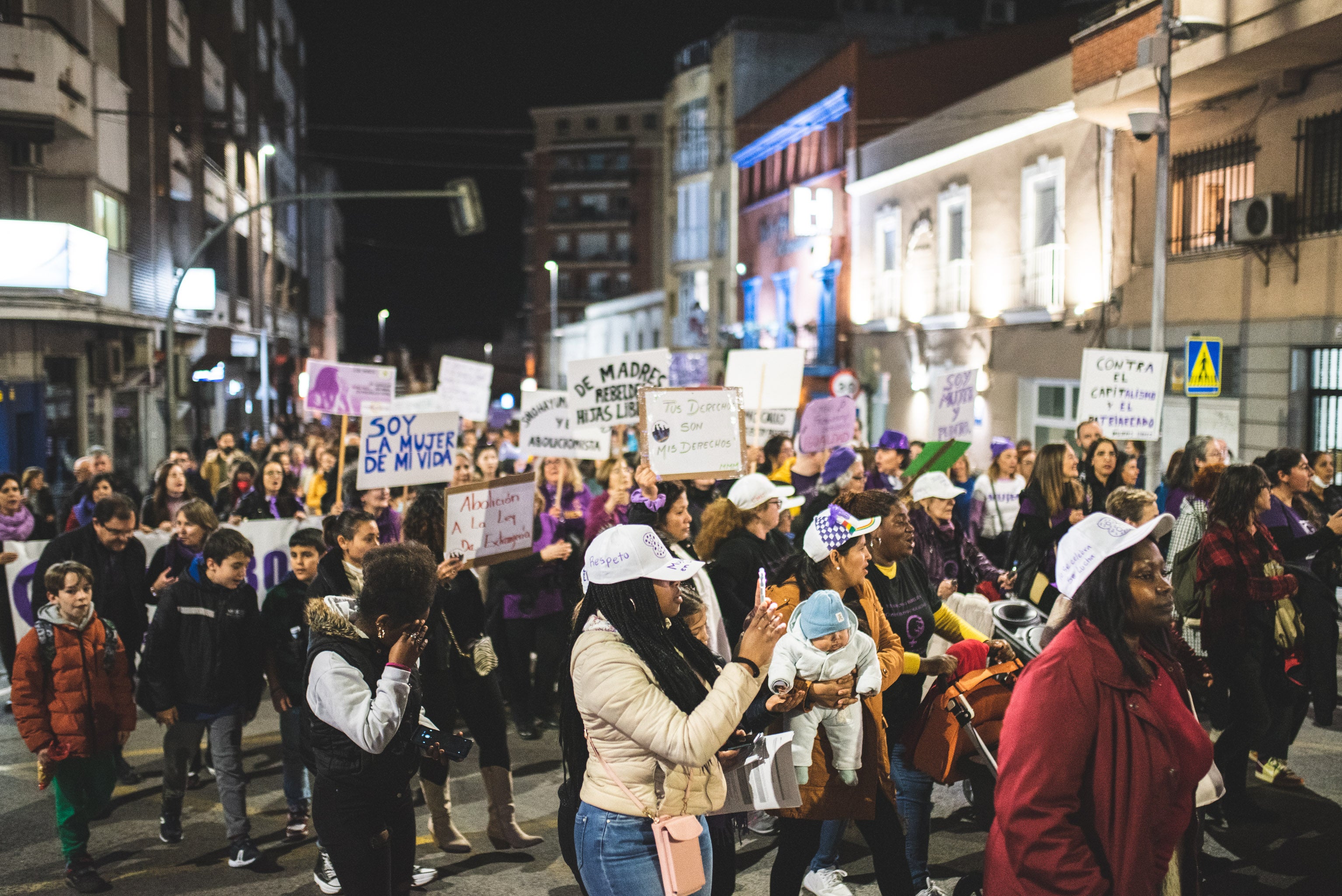 Miles de personas reclamaban en las calles extremeñas una igualdad efectiva Miles de personas reclamaban en las calles extremeñas una igualdad efectiva