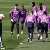 Ancelotti dirige el entrenamiento del Real Madrid