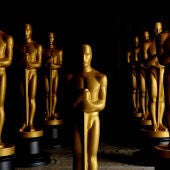 Varias estatuillas de los Premios Oscar