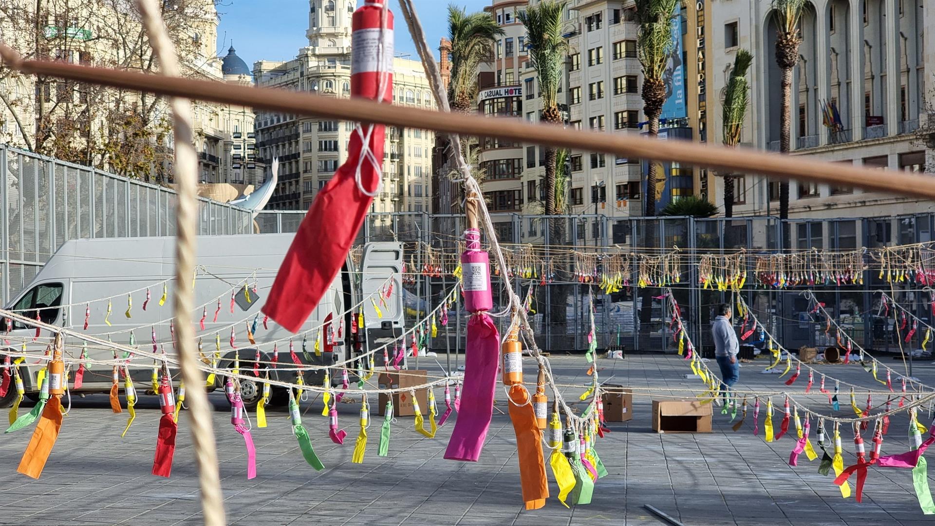 Al menos 20 heridos en la mascletà de la plaza del Ayuntamiento de València Al menos 20 heridos en la mascletà de la plaza del Ayuntamiento de València