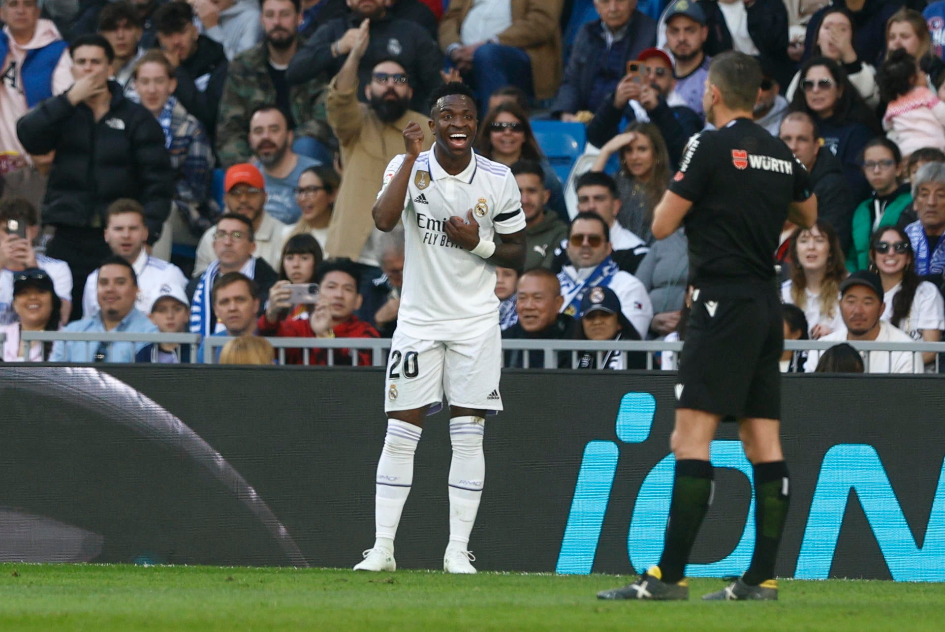 Vinícius: "Los jugadores me dan muchas patadas porque saben que los árbitros no pitan" Vinícius: "Los jugadores me dan muchas patadas porque saben que los árbitros no pitan"