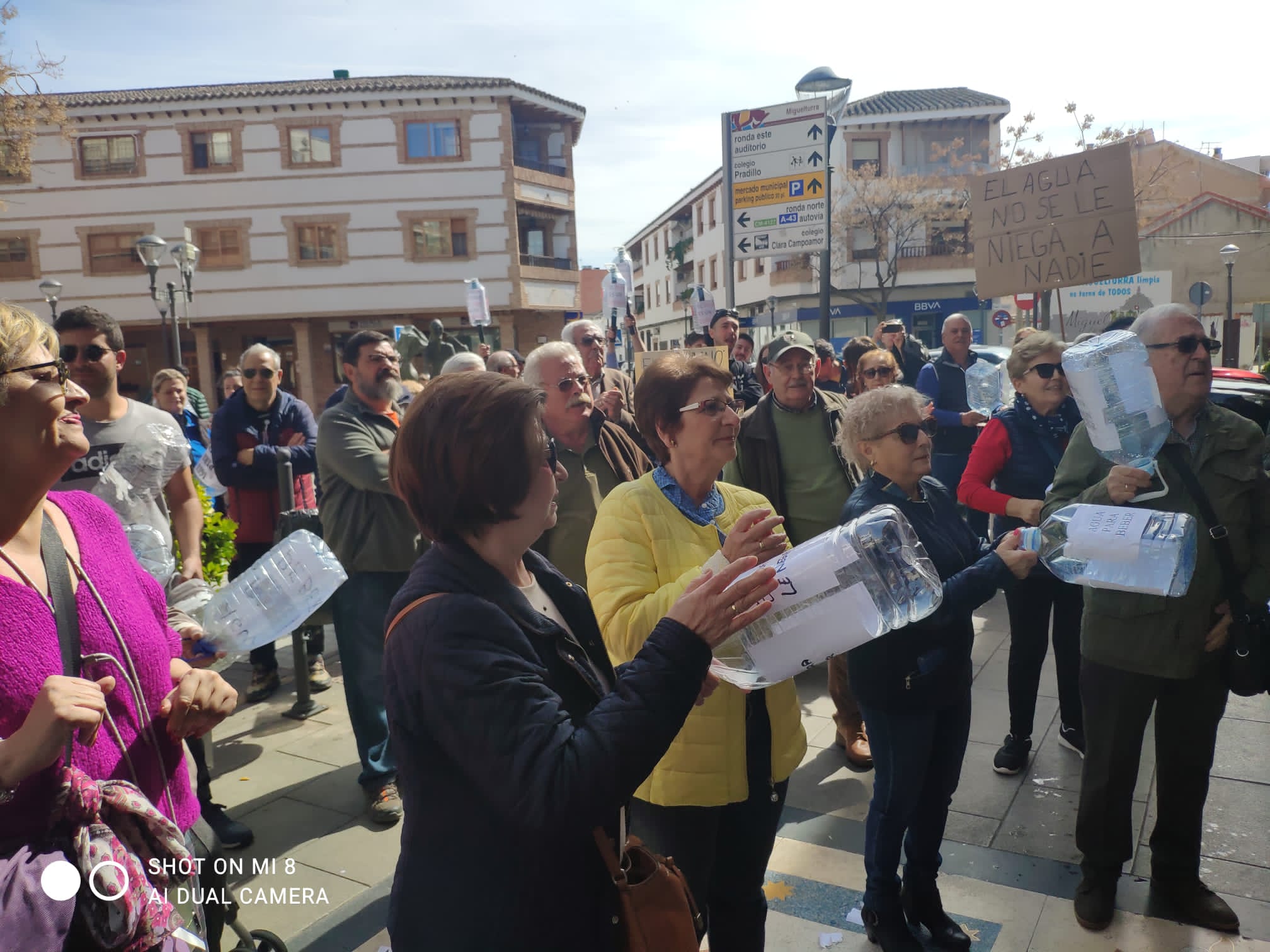 Vecinos de dos urbanizaciones de Miguelturra reivindican agua potable al Ayuntamiento Vecinos de dos urbanizaciones de Miguelturra reivindican agua potable al Ayuntamiento