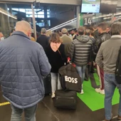 Entrada de los pasajeros en el Avant que salió con 45 minutos de retraso Entrada de los pasajeros en el Avant que salió con 45 minutos de retraso