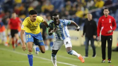 Lago portando el brazalete de capitán Lago portando el brazalete de capitán