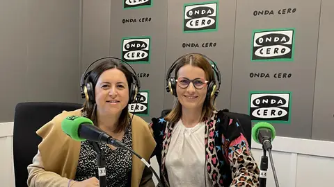 Carmen Galiana y Xaro Escrig, miembros del equipo directivo del CPEE Secanet de la Vila Joiosa. Carmen Galiana y Xaro Escrig, miembros del equipo directivo del CPEE Secanet de la Vila Joiosa.
