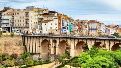 Luz verde para el proyecto de ampliaci&oacute;n de aceras y restauraci&oacute;n del puente sobre el r&iacute;o Amadorio.
