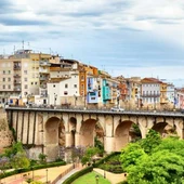 Luz verde para el proyecto de ampliación de aceras y restauración del puente sobre el río Amadorio. Luz verde para el proyecto de ampliación de aceras y restauración del puente sobre el río Amadorio.