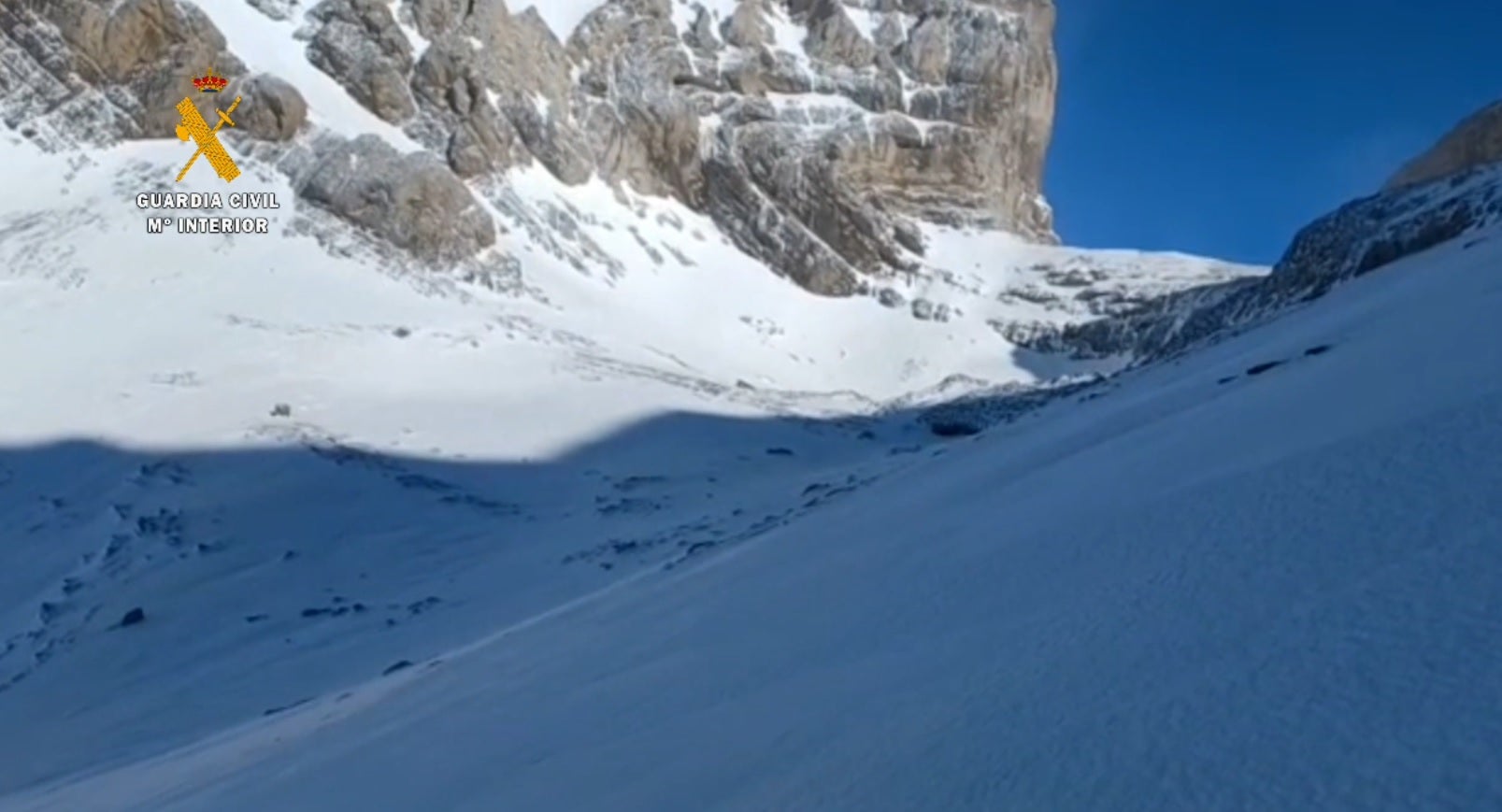 La Guardia Civil pide precaución en las zonas más verticales La Guardia Civil pide precaución en las zonas más verticales