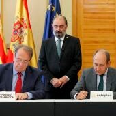 Firma del acuerdo entre el Gobierno aragonés y Montepino