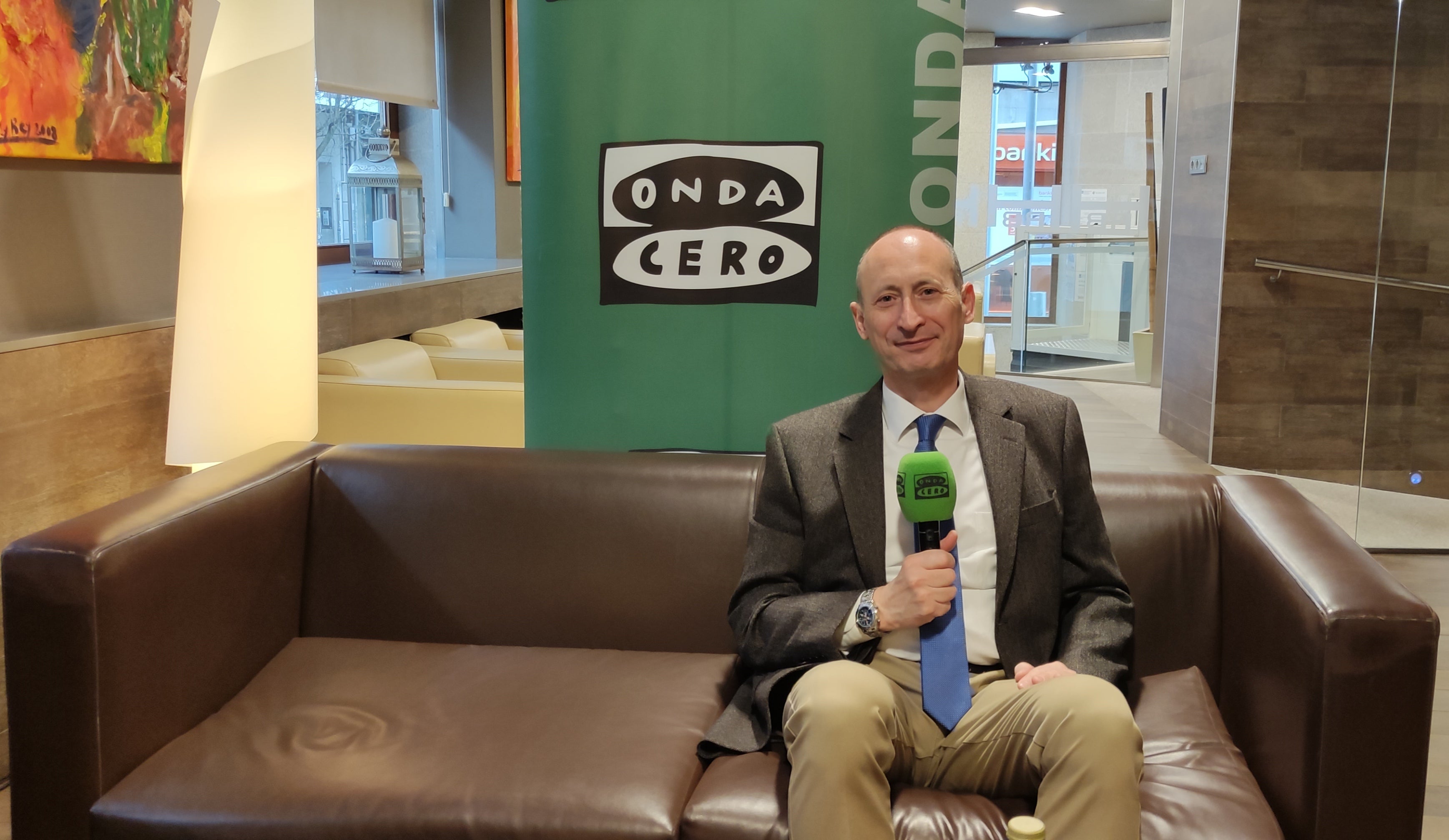 La UNED de Pontevedra celebra su 50 aniversario con Julia Otero y la radio en directo La UNED de Pontevedra celebra su 50 aniversario con Julia Otero y la radio en directo
