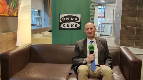 La UNED de Pontevedra celebra su 50 aniversario con Julia Otero y la radio en directo