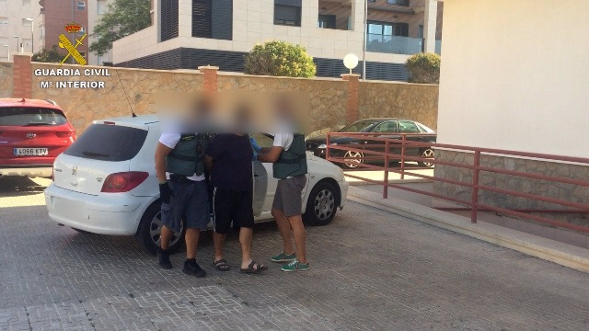 El Ayuntamiento de Almería pide más información sobre el caso de prostitución de menores en el que hay un policía procesado El Ayuntamiento de Almería pide más información sobre el caso de prostitución de menores en el que hay un policía procesado