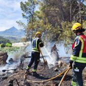 Se declara un incendio en la partida del Capuchó de Callosa d'En Sarrià