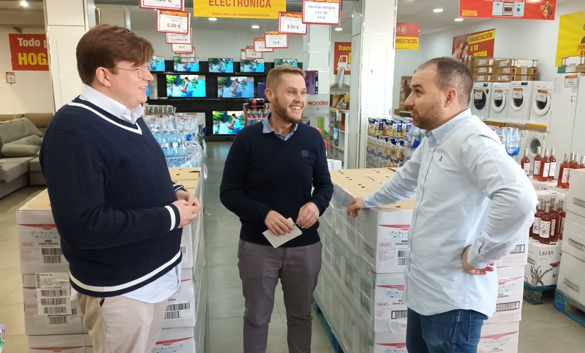 Un millar de menores de Elche en riesgo de exclusión recibirán 'galletas solidarias' en sus lotes de ayuda de emergencia Un millar de menores de Elche en riesgo de exclusión recibirán 'galletas solidarias' en sus lotes de ayuda de emergencia