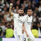 Karim Benzema celebra su gol al Liverpool en el Santiago Bernabéu Karim Benzema celebra su gol al Liverpool en el Santiago Bernabéu