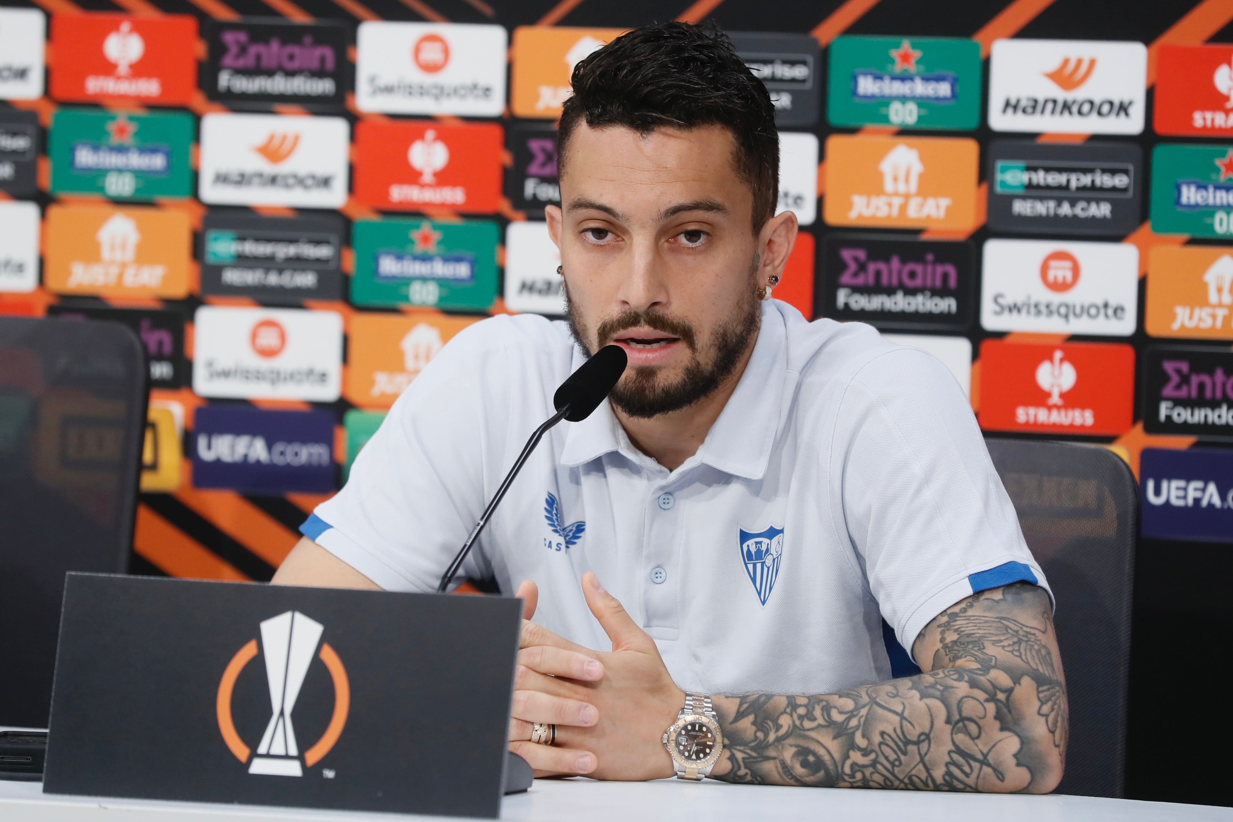 Álex Telles: "El grupo es optimista" Álex Telles: "El grupo es optimista"