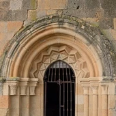 Puerta del Monasterio de Sandoval Puerta del Monasterio de Sandoval