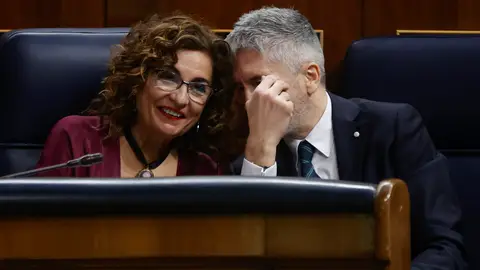 a ministra de Hacienda, María Jesús Montero, conversa con el ministro del Interior, Fernando Grande-Marlaska a ministra de Hacienda, María Jesús Montero, conversa con el ministro del Interior, Fernando Grande-Marlaska