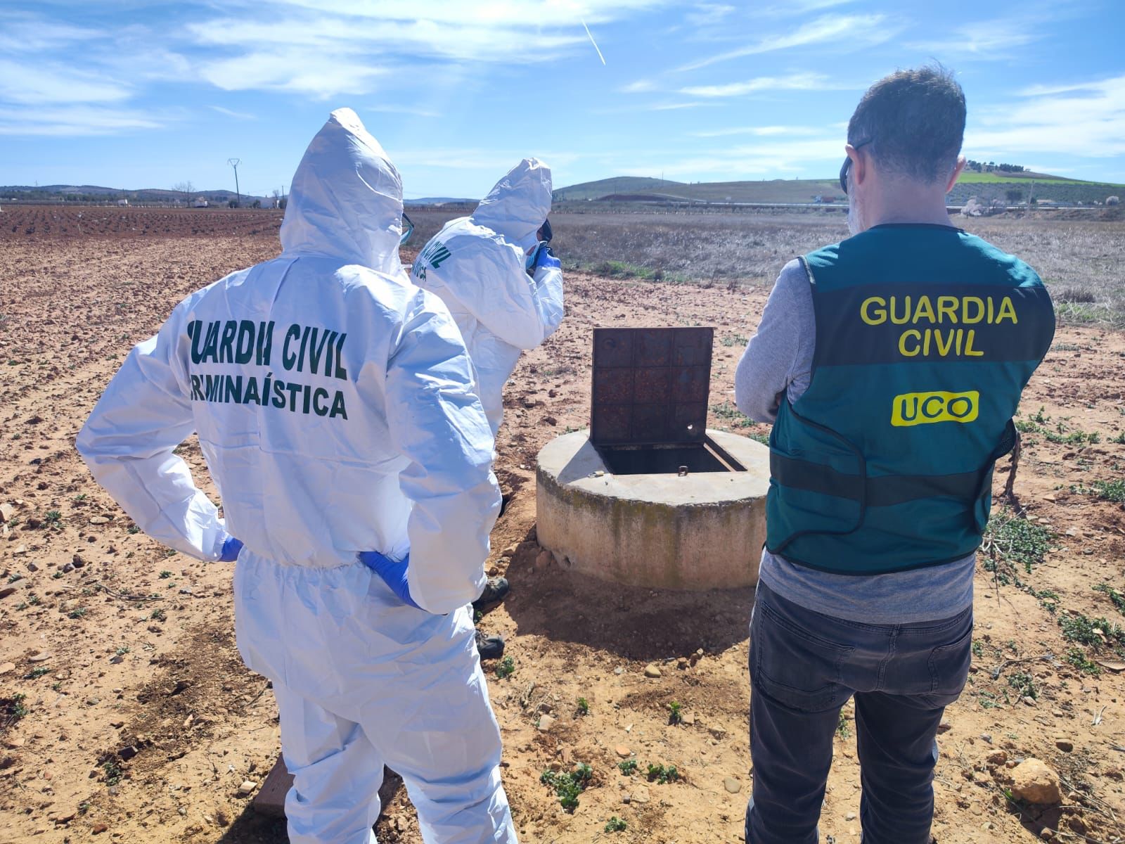 La Guardia Civil halla restos óseos en una finca cercana a Valdepeñas La Guardia Civil halla restos óseos en una finca cercana a Valdepeñas