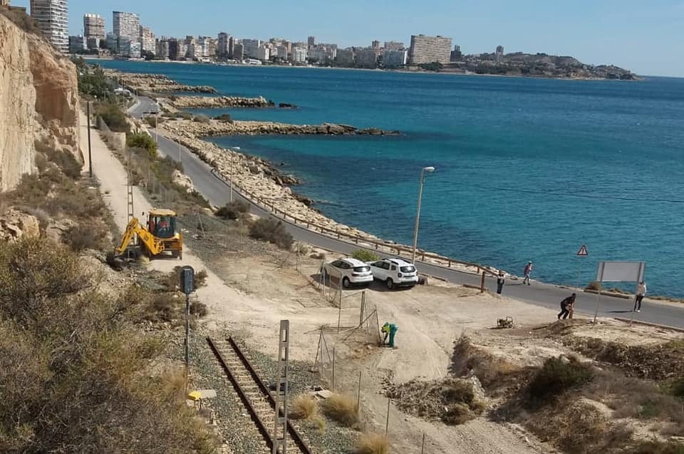 La 'Vía Verde' de Alicante comienza hoy su recorrido con unas obras cuyo plazo de ejecución es de 15 meses La 'Vía Verde' de Alicante comienza hoy su recorrido con unas obras cuyo plazo de ejecución es de 15 meses