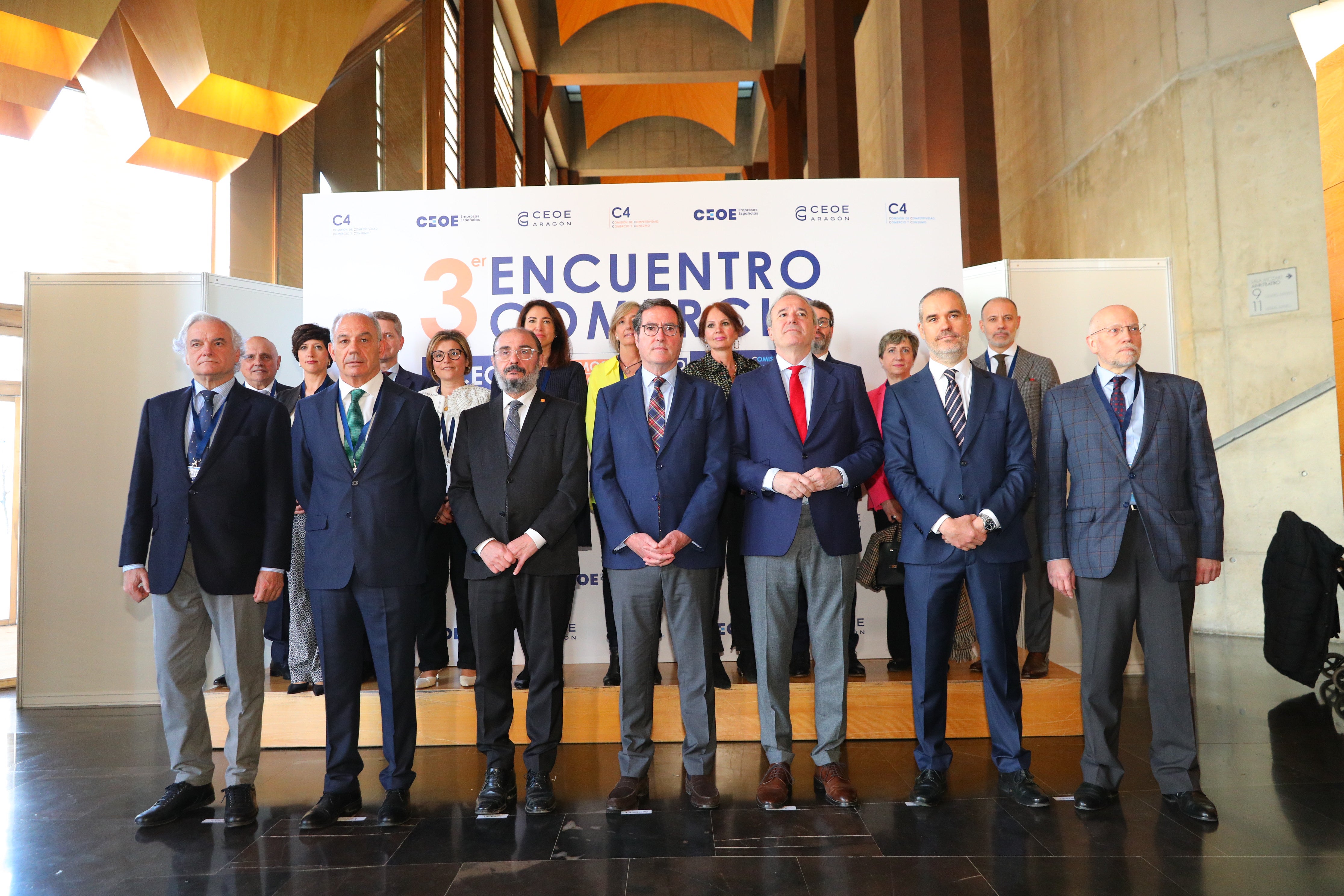 Empresas e instituciones de toda España reivindican la fortaleza del comercio en Zaragoza Empresas e instituciones de toda España reivindican la fortaleza del comercio en Zaragoza