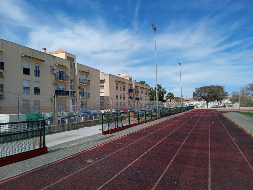 Comienzan las obras de las pistas de atletismo y cubierta de gradas anexas del complejo deportivo ‘Paco Gallego’ Comienzan las obras de las pistas de atletismo y cubierta de gradas anexas del complejo deportivo ‘Paco Gallego’