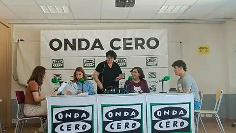 La mujer y la niña científica en el IES Marina Baixa. La mujer y la niña científica en el IES Marina Baixa.