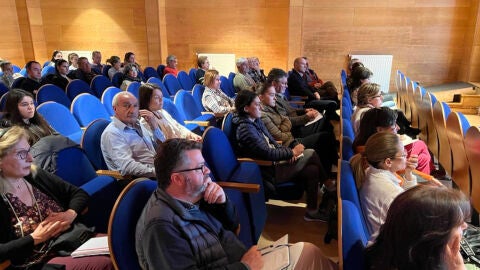 Varias decenas de empresarios tomaron parte en la jornada