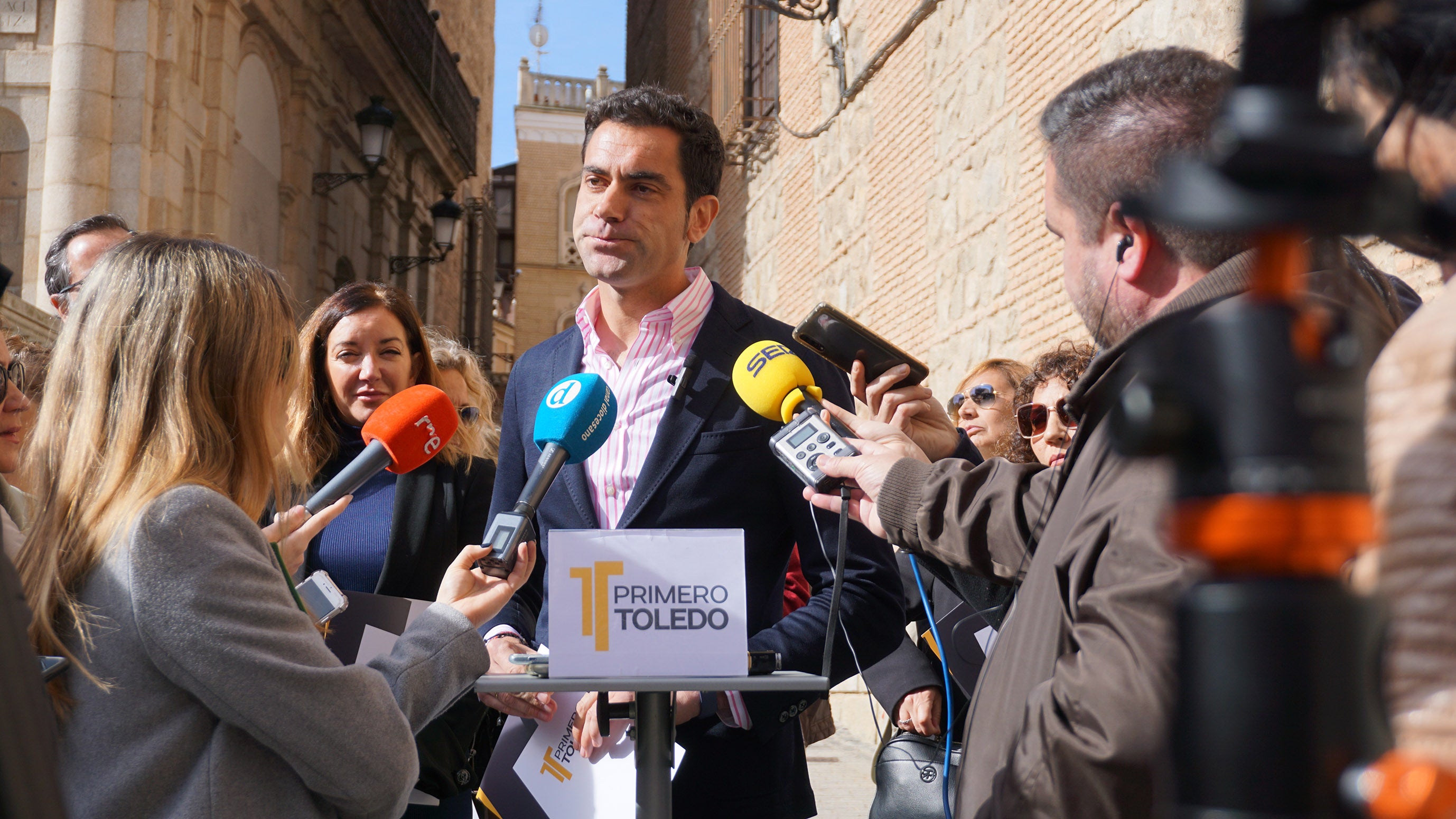 Julio Comendador renuncia a su acta de concejal del Ayuntamiento de Toledo Julio Comendador renuncia a su acta de concejal del Ayuntamiento de Toledo